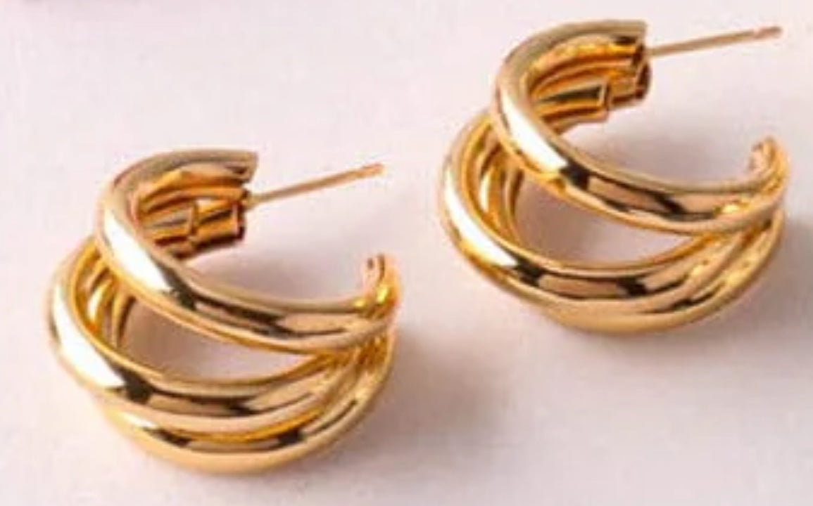 Three Loop Gold Hoop