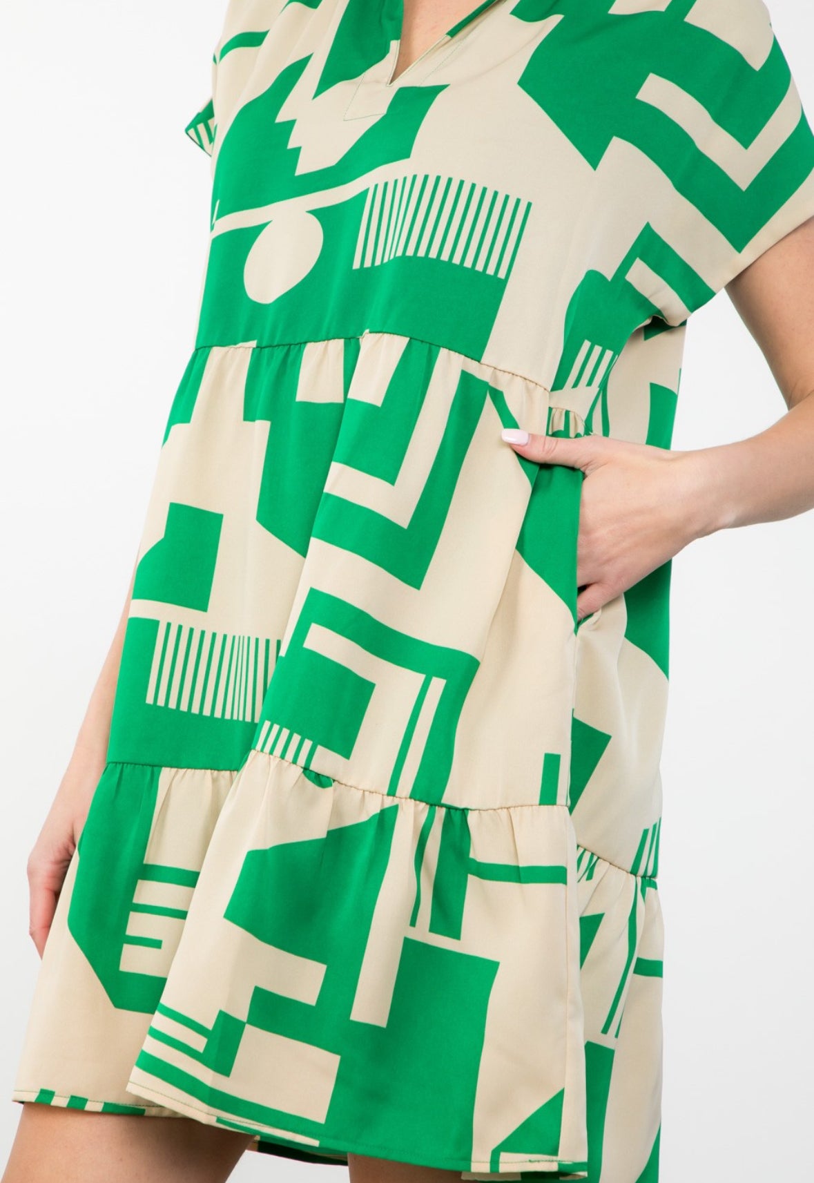 Green Short Sleeve Abstract Midi Dress
