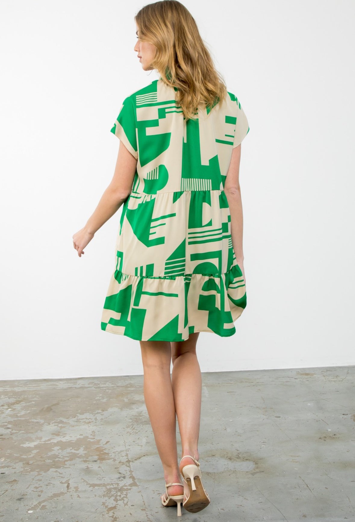 Green Short Sleeve Abstract Midi Dress