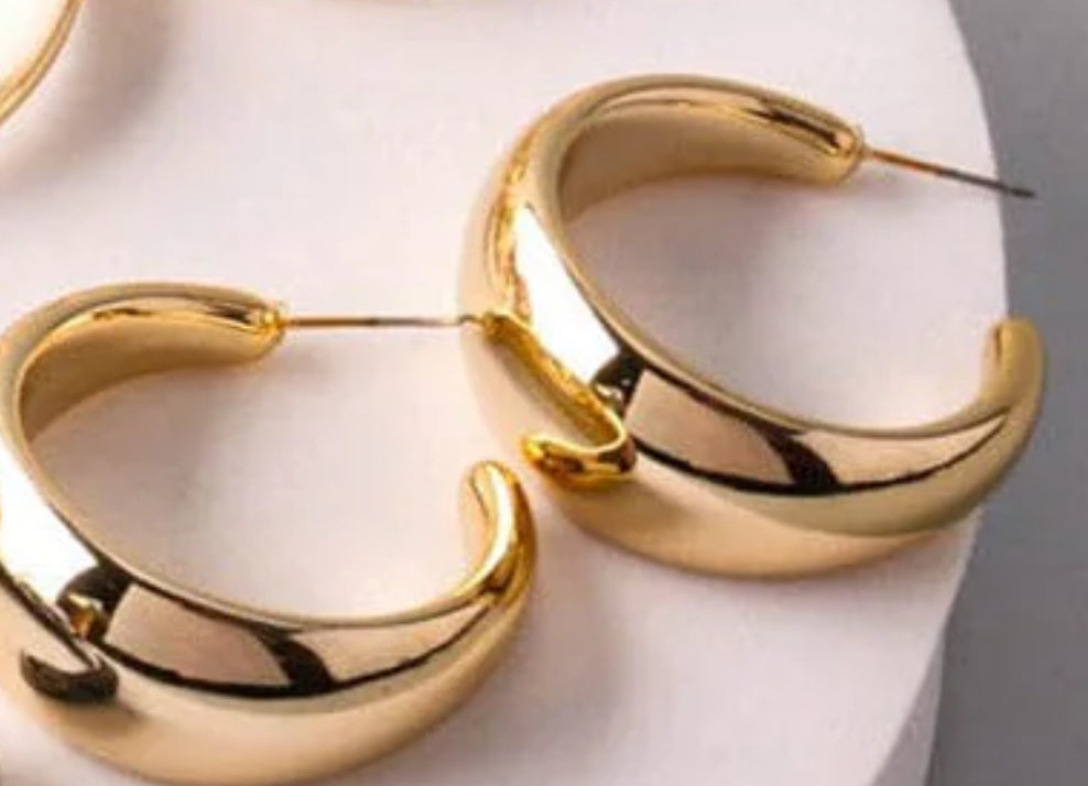 Retro Gold Hoop