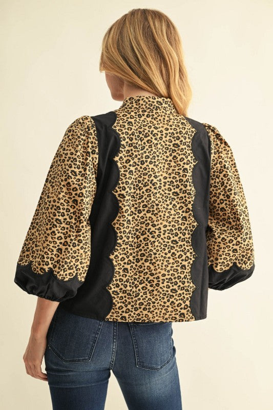 Embroidered Scollop Line Leopard Top