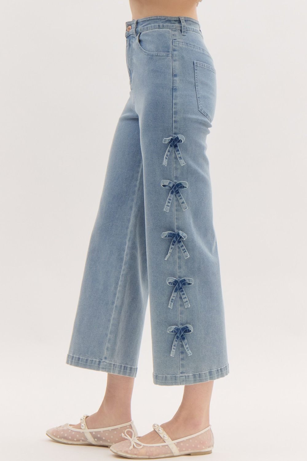 Mid-Rise Cropped Bow Accent Jeans