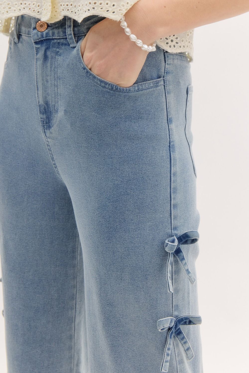 Mid-Rise Cropped Bow Accent Jeans