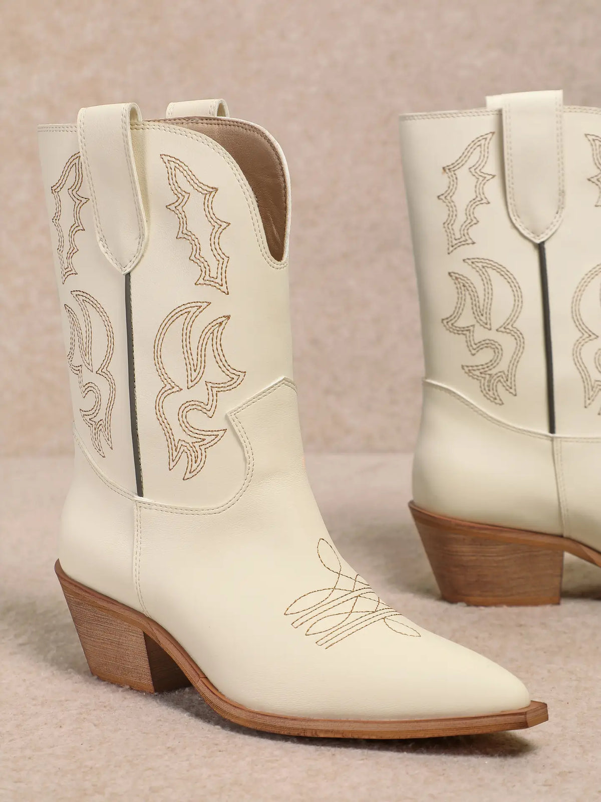 Nelly Cowgirl Short Boot in Ivory