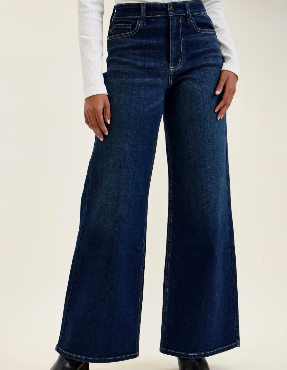Lux Retro Wide Judy Blue Jeans