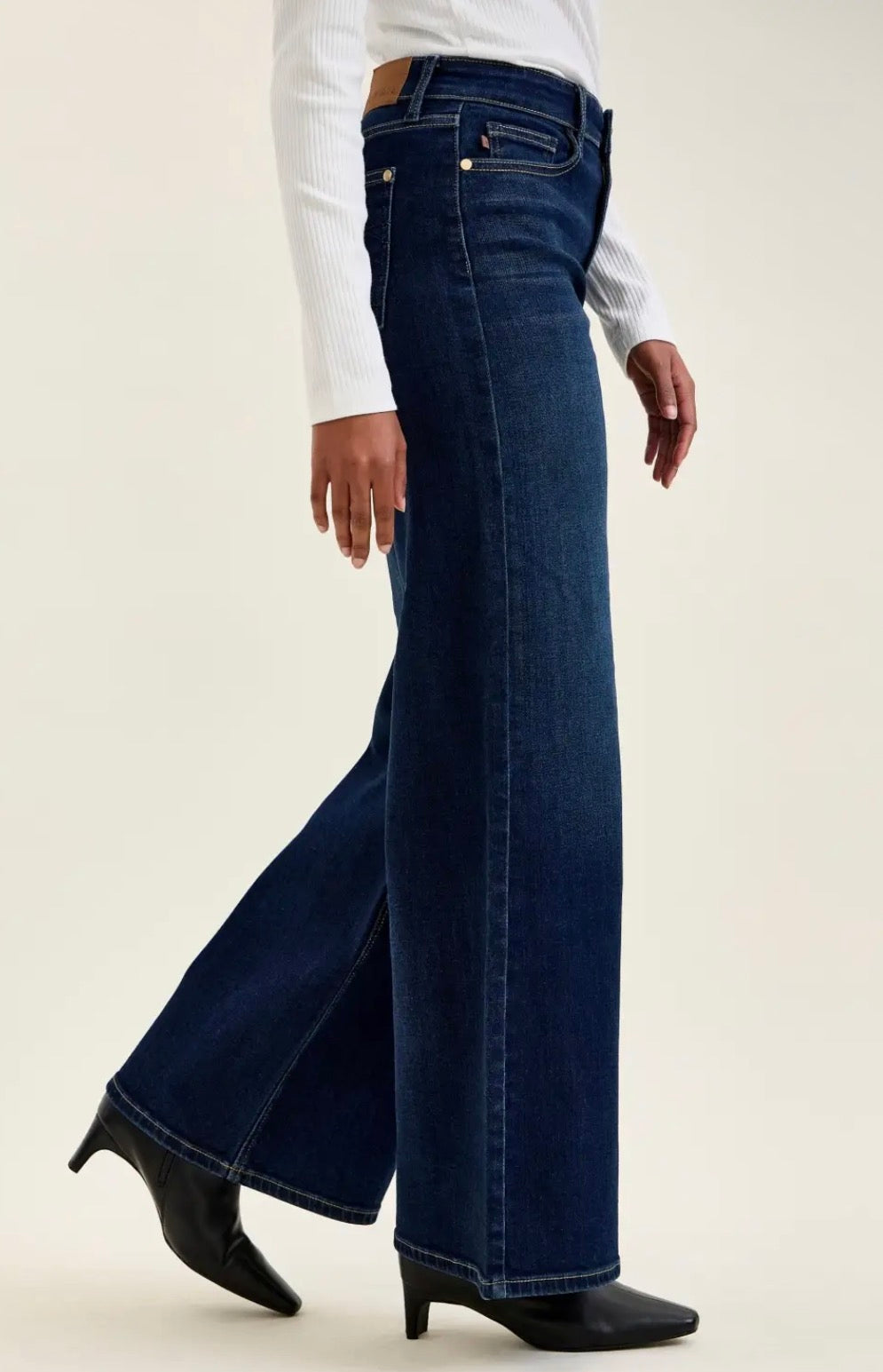 Lux Retro Wide Judy Blue Jeans