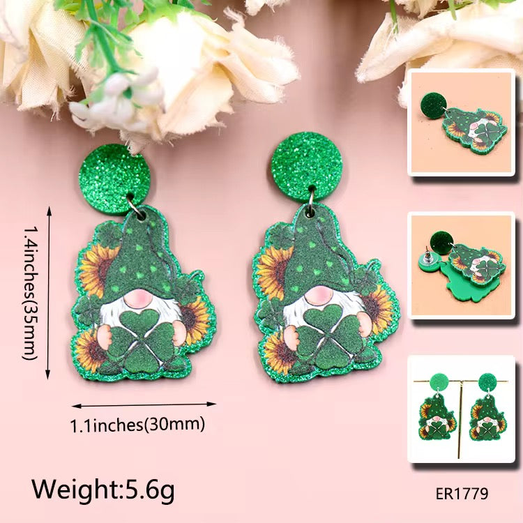 St Patrick’s Day Acrylic Earrings ☘️