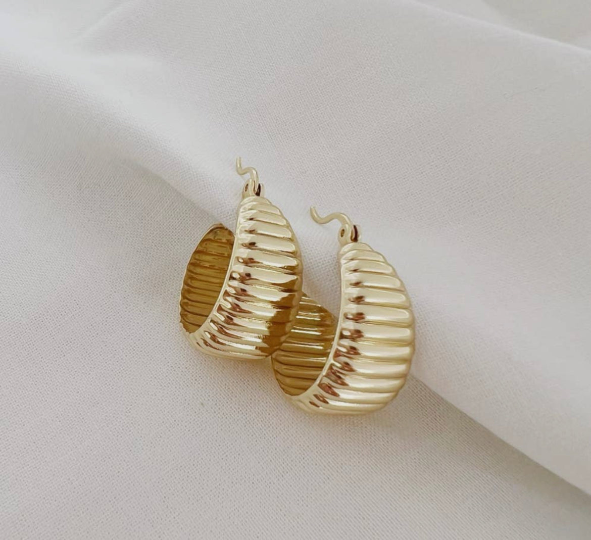 Riley Textured Dome Earrings